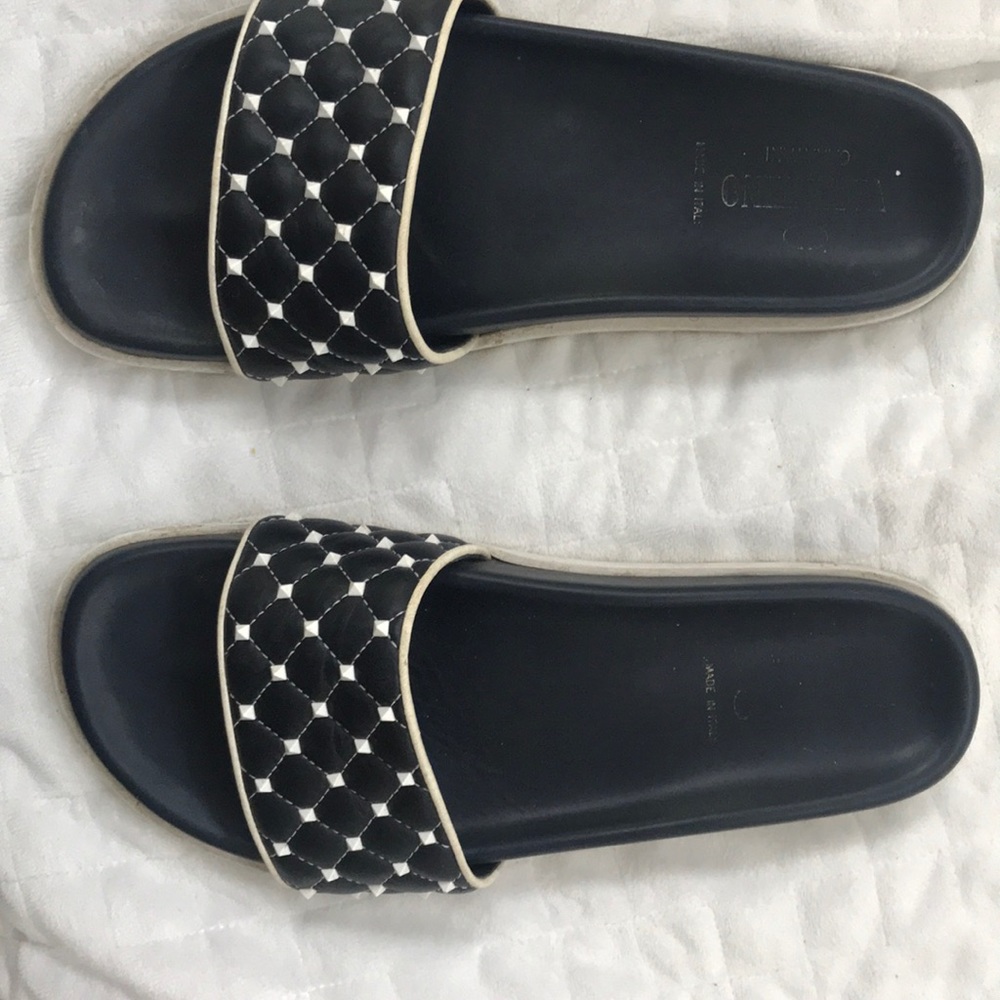 Valentino free rockstud slides